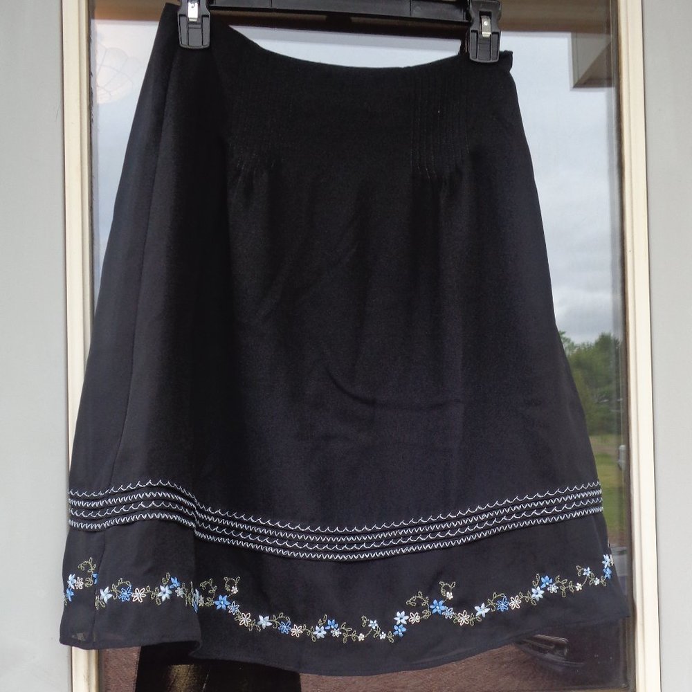 vintage Y2K pastel floral embroidered detail black skirt size 4P petite - Picture 5 of 14